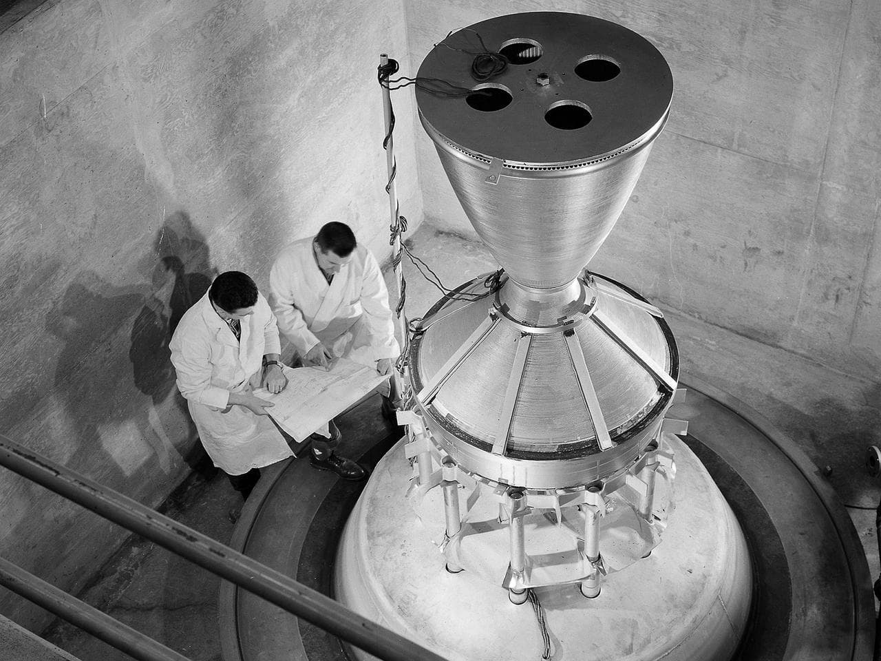 Technicians manufacturing a nozzle for the Kiwi B-1-B nuclear rocket engine, 1964